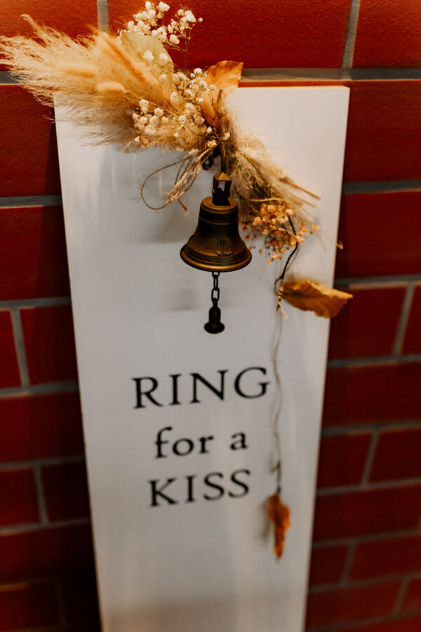 Ring for a Kiss Aufsteller