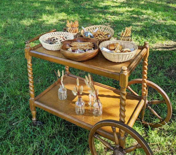 Dekoverleih Bad Driburg Hochzeit Heiraten Deko mieten leihen Candy Bar wagen braun teewagen vintage