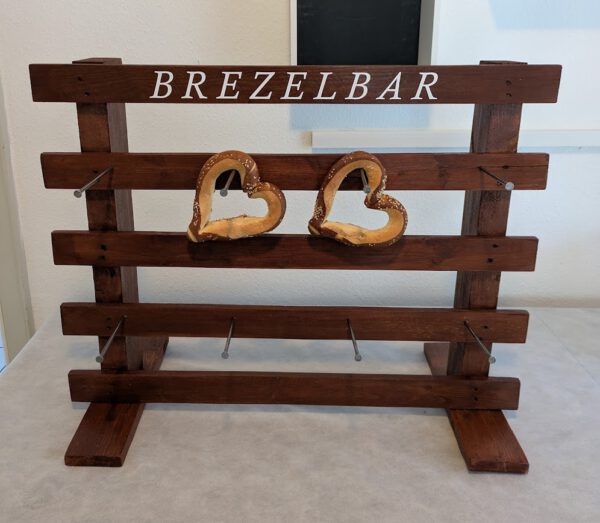 Hochzeit Heiraten Dekoverleih Brezelbar Braun